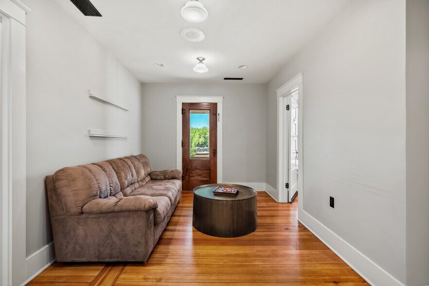 More Photos Of 720 Poyntz Ave, Manhattan Office For Sale