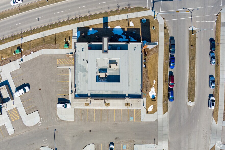 More Photos Of 6004 Country Hills Blvd NE, Calgary Storefront For Lease