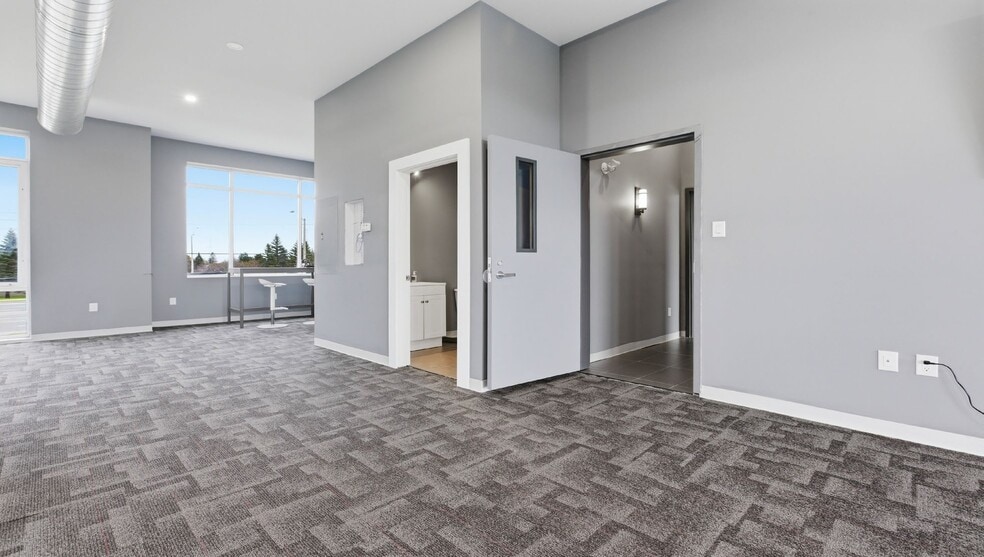 More Photos Of 2500 St. Laurent Blvd, Ottawa Medical For Sale