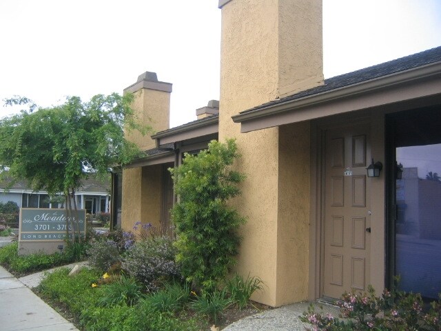 More Photos Of 3701 Long Beach Blvd, Long Beach Office For Lease