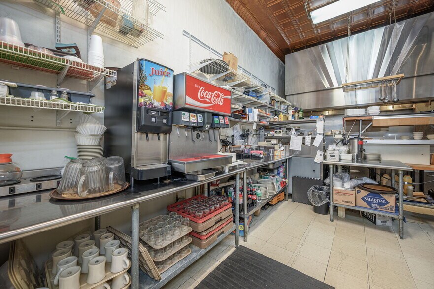 More Photos Of 314 Pioneer St, Akron Storefront For Sale