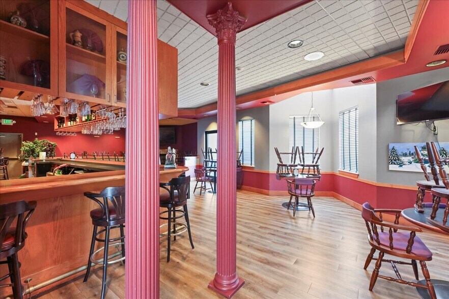 More Photos Of 1650 W Bakerview Rd, Bellingham Restaurant For Sale