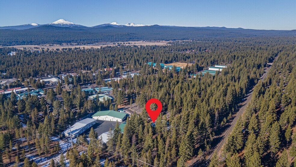 More Photos Of 56870 Enterprise Dr, Sunriver Flex For Sale