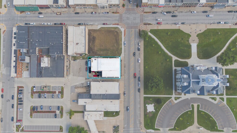 More Photos Of 15 Center St, Marshalltown General Retail For Sale