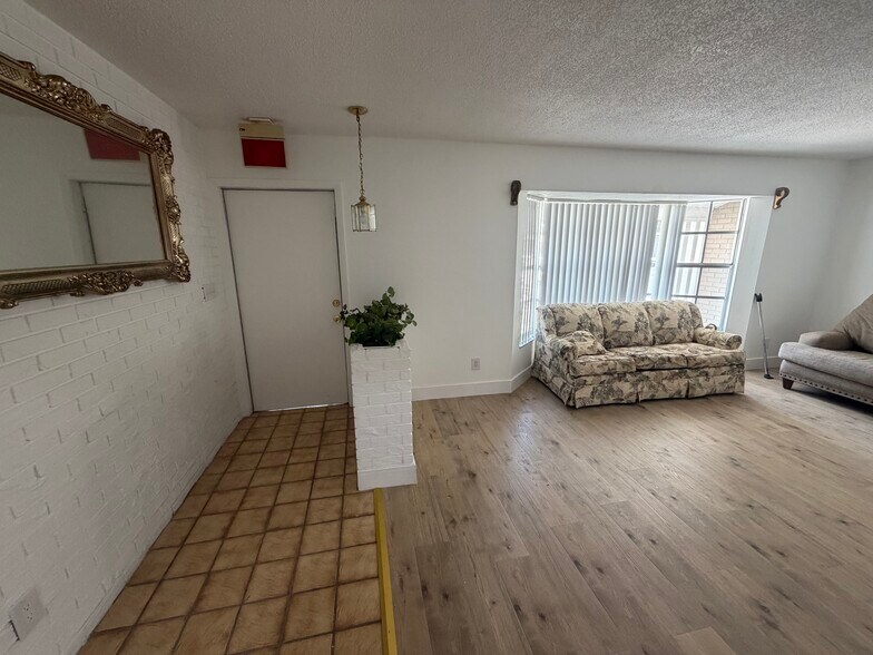 More Photos Of 35 Harbor Woods Cir, Safety Harbor Specialty For Sale