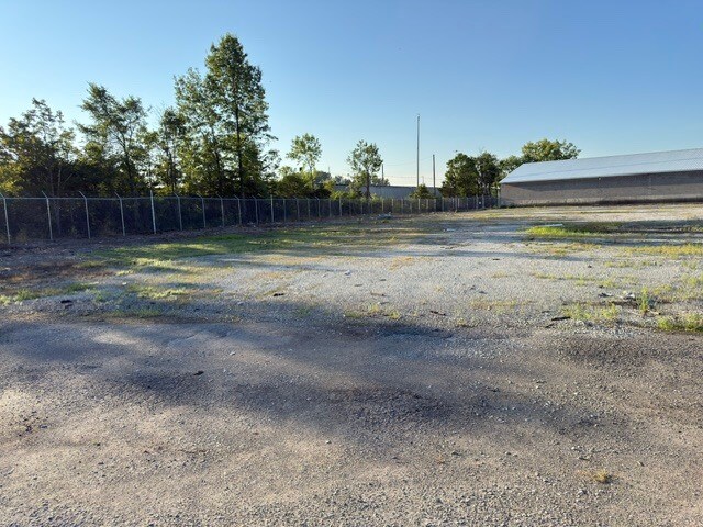 More Photos Of 6702 Enterprise Dr, Louisville Land For Lease