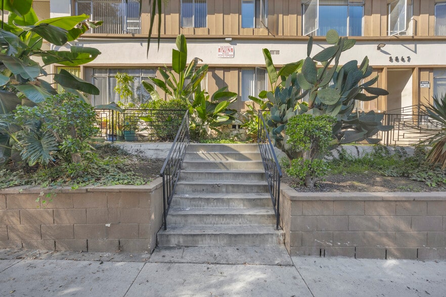 More Photos Of 3867-3885 Potomac Ave, Los Angeles Apartments For Sale
