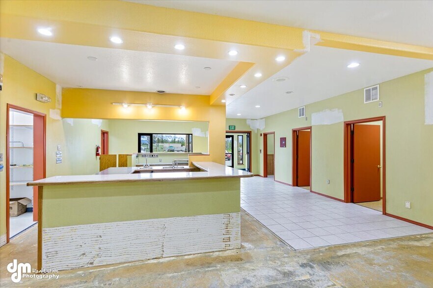 More Photos Of 1901 N Hemmer Rd, Palmer Medical For Sale