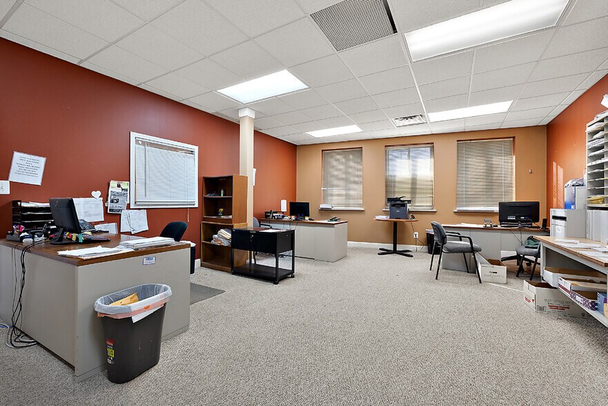 More Photos Of 1681 E Auburn Rd, Rochester Hills Office For Sale