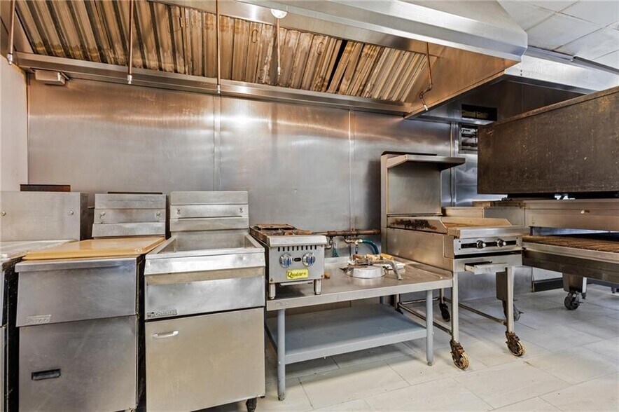 More Photos Of 2792 Pawtucket Ave, East Providence Restaurant For Sale