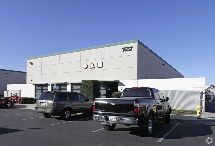 Primary Photo Of 1557 N Gemini Pl, Anaheim Warehouse For Lease