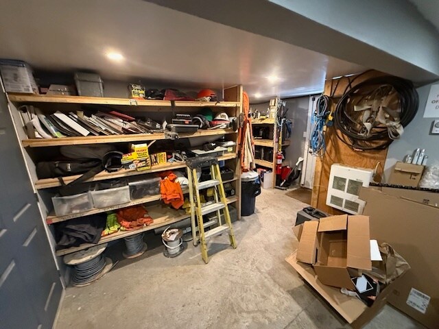 More Photos Of 2551 Petawawa Blvd, Petawawa Freestanding For Sale