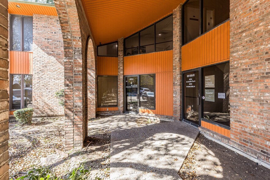 More Photos Of 12989 Jupiter Rd, Dallas Office For Sale