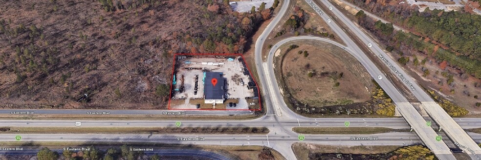More Photos Of 902 S Eastern Blvd, Fayetteville Truck Terminal For Lease