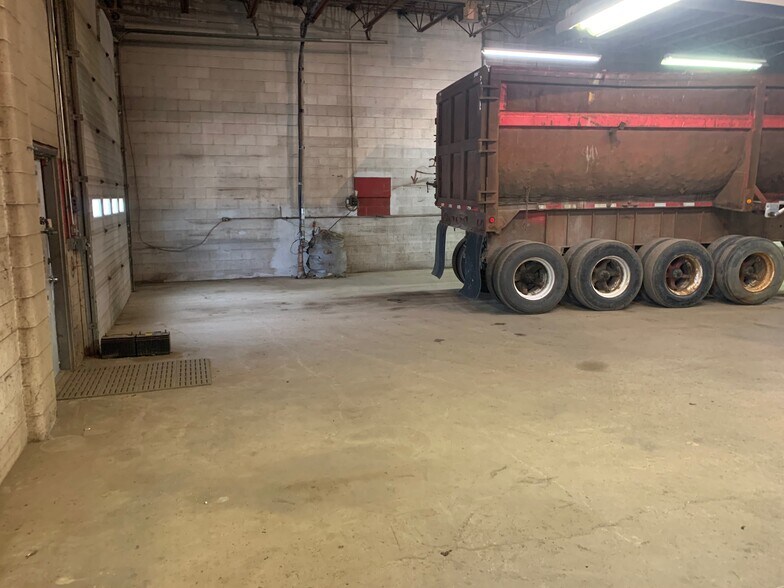 More Photos Of 2711 S M 52, Owosso Warehouse For Lease