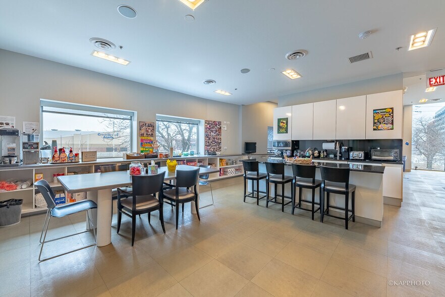 More Photos Of 1133 W Van Buren St, Chicago Medical For Lease
