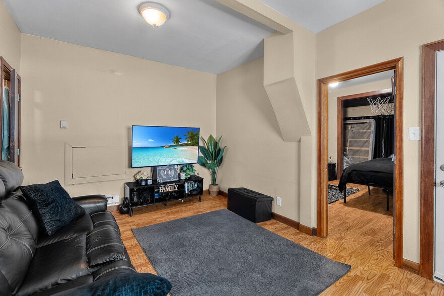 More Photos Of 485 Belvidere St E, Saint Paul Apartments For Sale