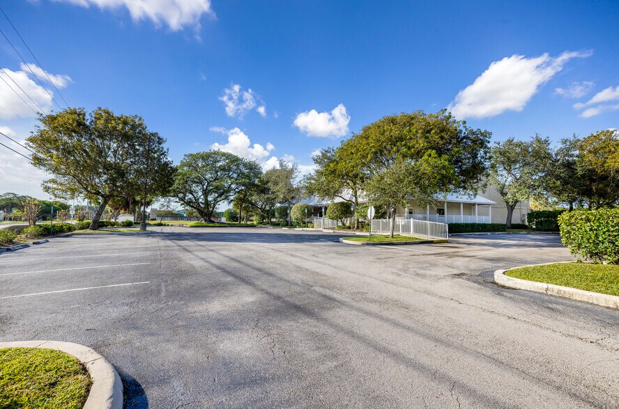 More Photos Of 401 N Federal Hwy, Deerfield Beach Restaurant For Sale
