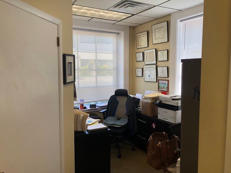 More Photos Of 48 Essex St, Millburn Medical For Lease