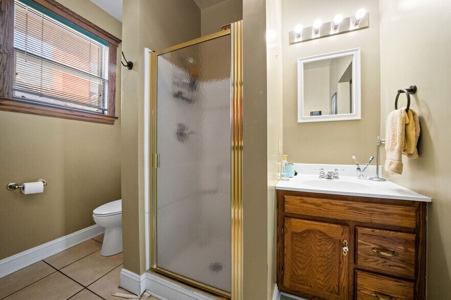 More Photos Of 1337 Virginia St, Charleston Office For Sale