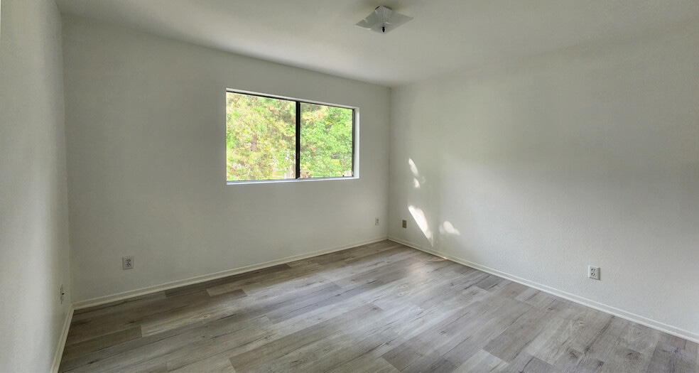 More Photos Of 5227 Eagle Dale Ave, Los Angeles Apartments For Sale