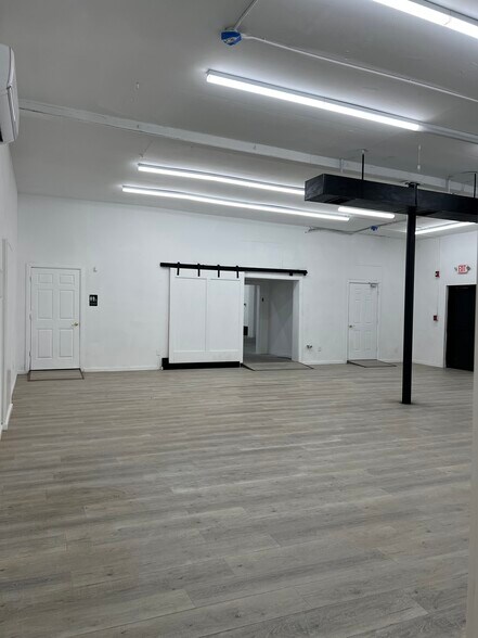 More Photos Of 711 Broadway, Westwood Warehouse For Lease