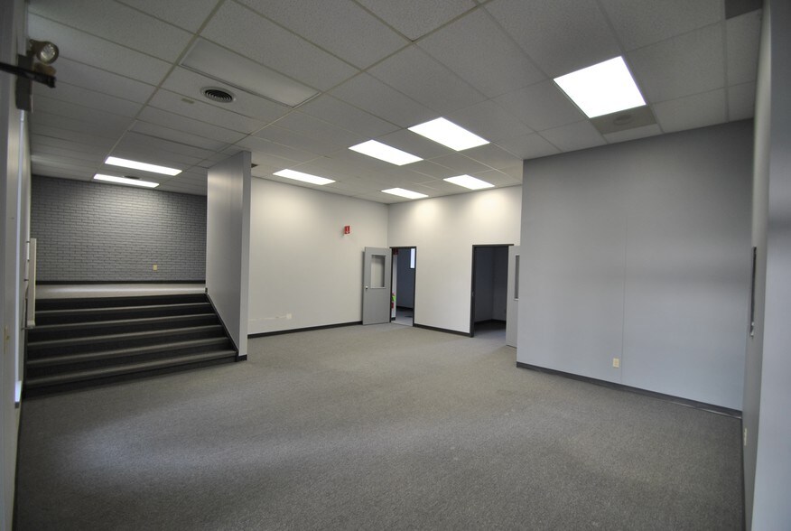 More Photos Of 171 Technology Dr, Boalsburg Light Manufacturing For Lease