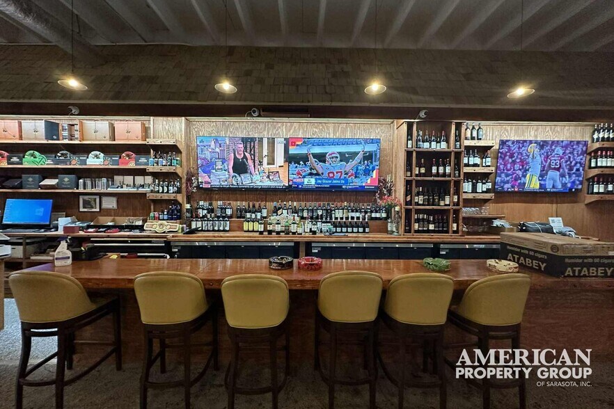 More Photos Of 4571 Clark Rd, Sarasota Restaurant For Sale