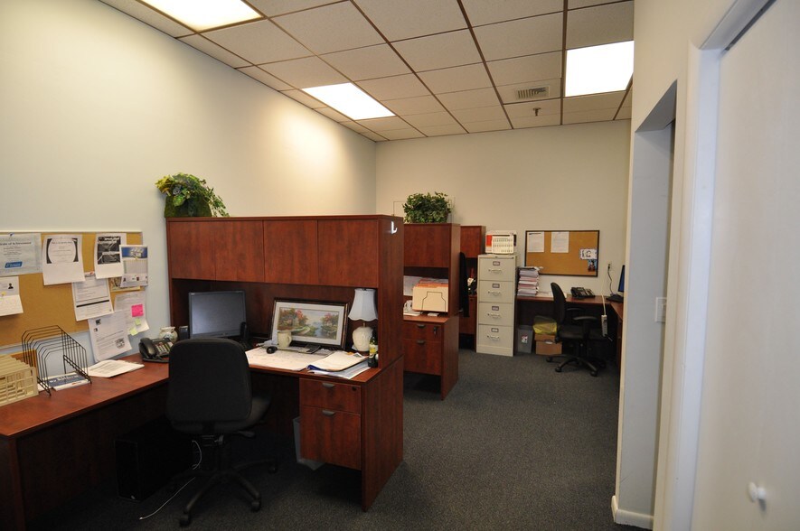 More Photos Of 15 N 5th St, Saddle Brook Office For Lease