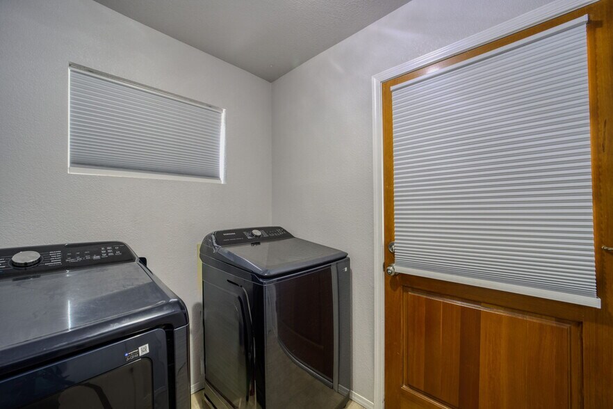 More Photos Of 5201 S Highway 95, Fort Mohave Storefront Retail Office For Sale