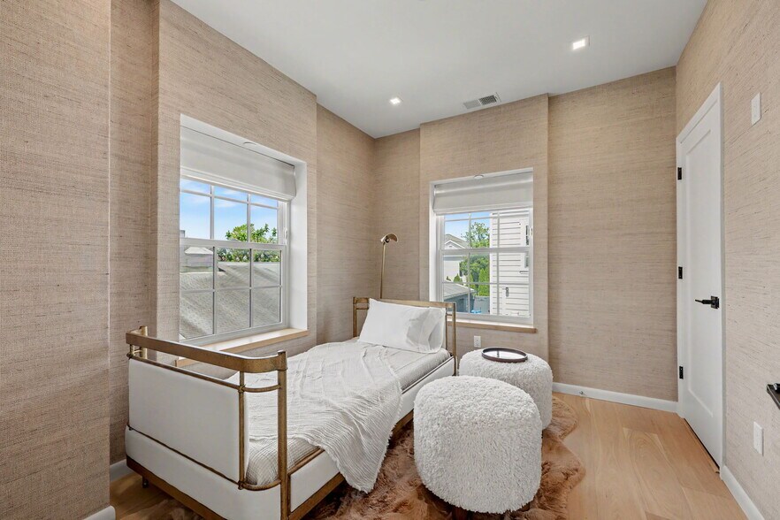 More Photos Of 63 Church St, Greenwich Apartments For Sale