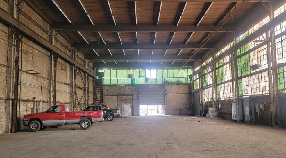 More Photos Of 848 E 43rd St, Brooklyn Distribution For Lease