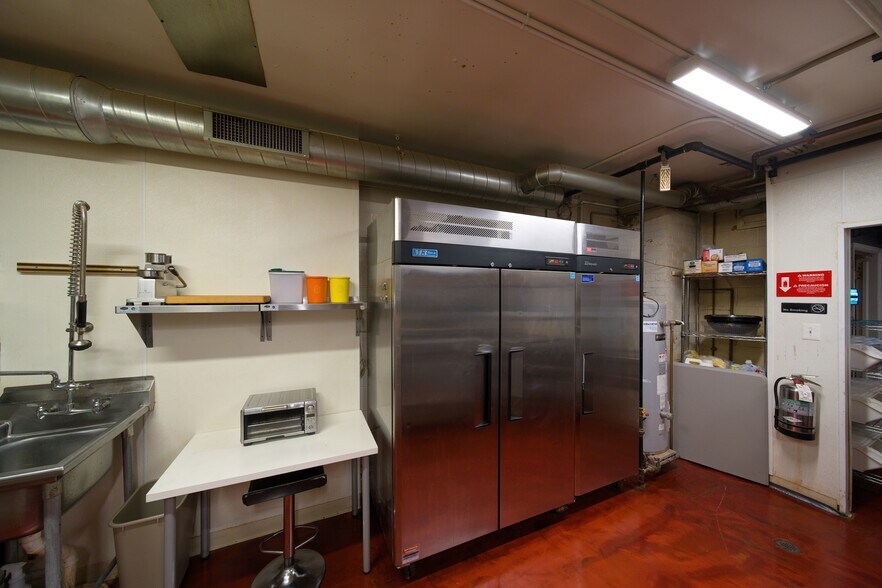 More Photos Of 19614 Grand River Ave, Detroit Storefront For Sale