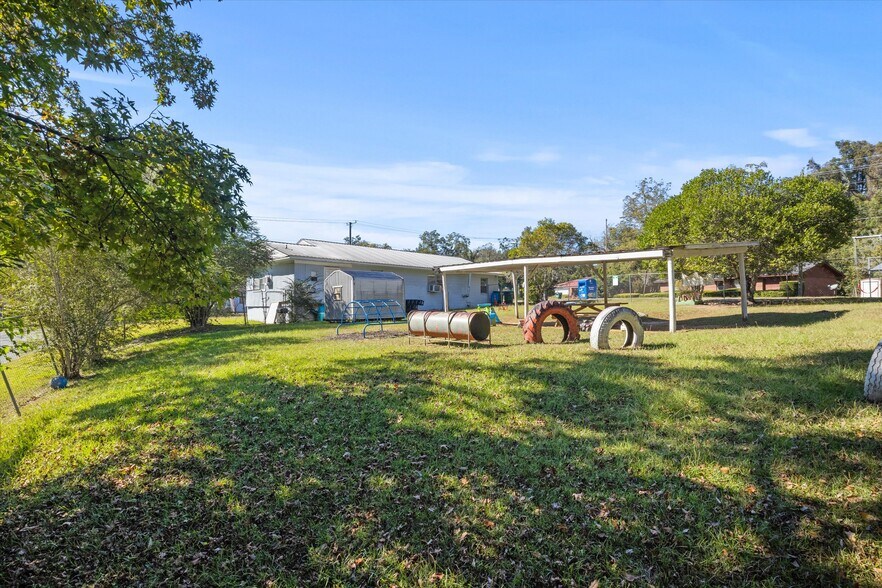 More Photos Of 327 S Adams St, Quincy Daycare Center For Sale