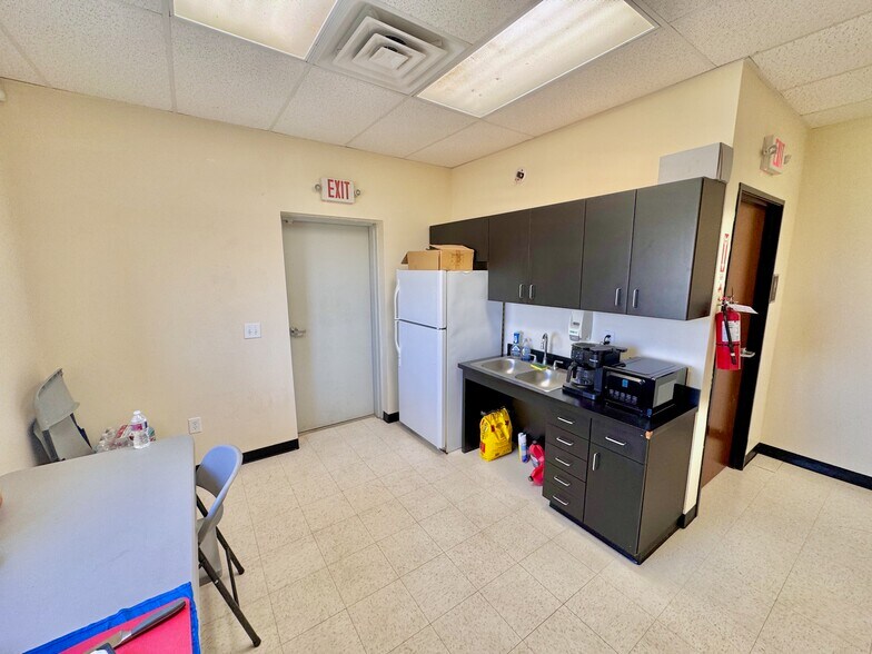 More Photos Of 4844 CR 430, Pleasanton Warehouse For Sale