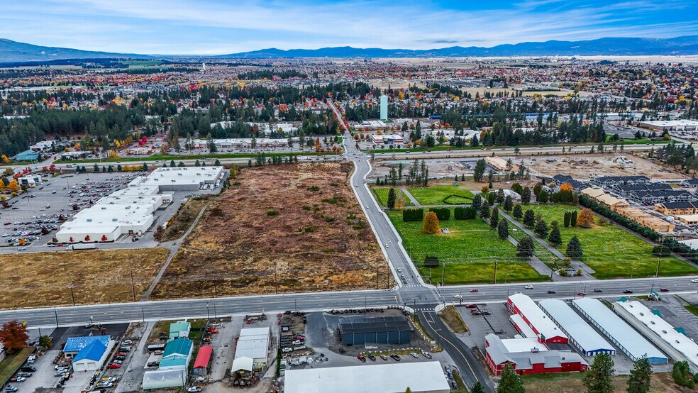 More Photos Of 7168 N Government Way, Dalton Gardens Warehouse For Sale