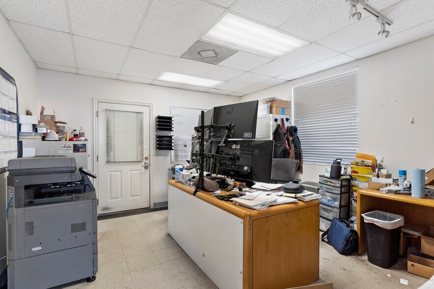 More Photos Of 1211 Wilson ln, West Haven Warehouse For Lease