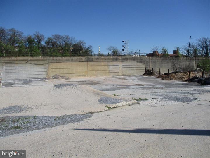More Photos Of 410 N Burhans Blvd, Hagerstown Contractor Storage Yard For Sale