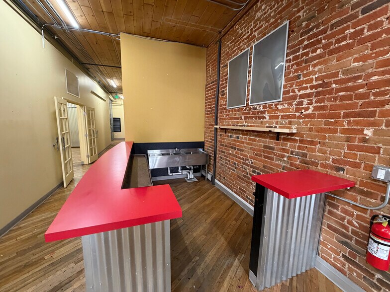 More Photos Of 1962 Blake St, Denver Storefront Retail Office For Lease