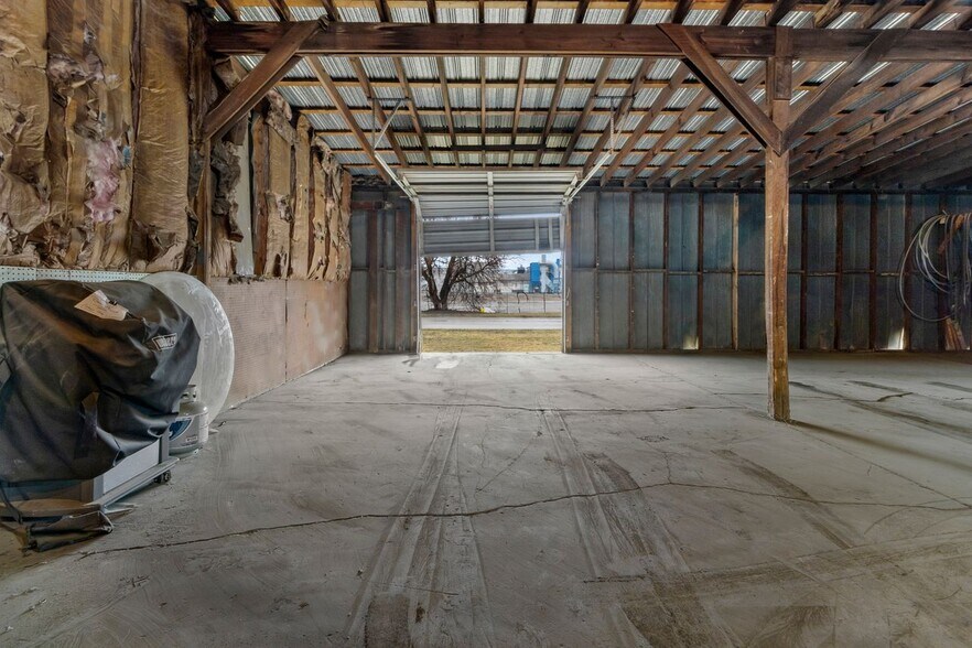 More Photos Of 1301 S 6th St, Noblesville Manufacturing For Sale