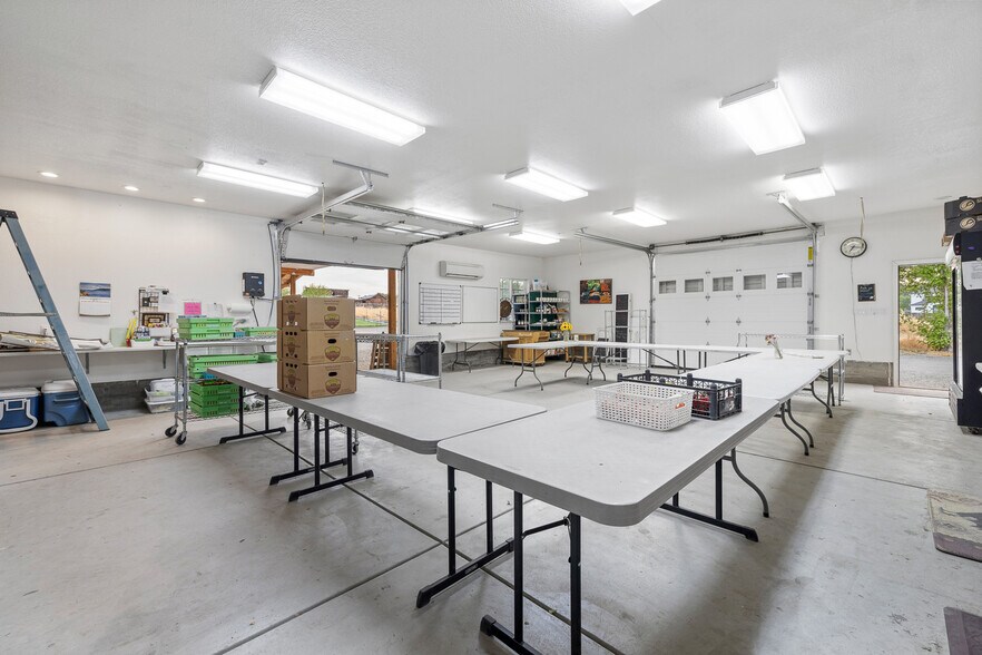 More Photos Of 6109 W Richardson Rd, Pasco Specialty For Sale