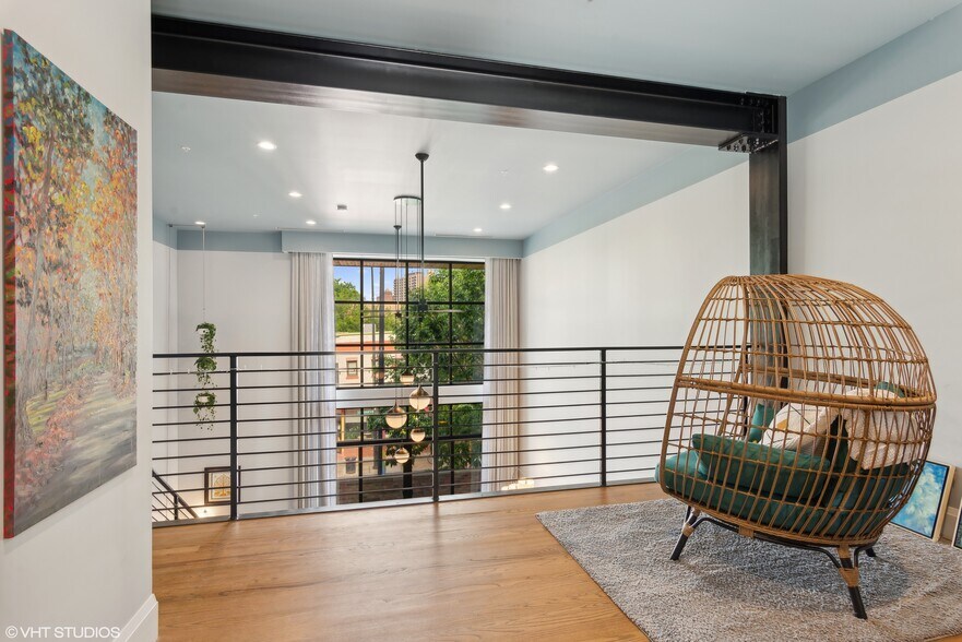 More Photos Of 3522 N Halsted St, Chicago Bar For Sale