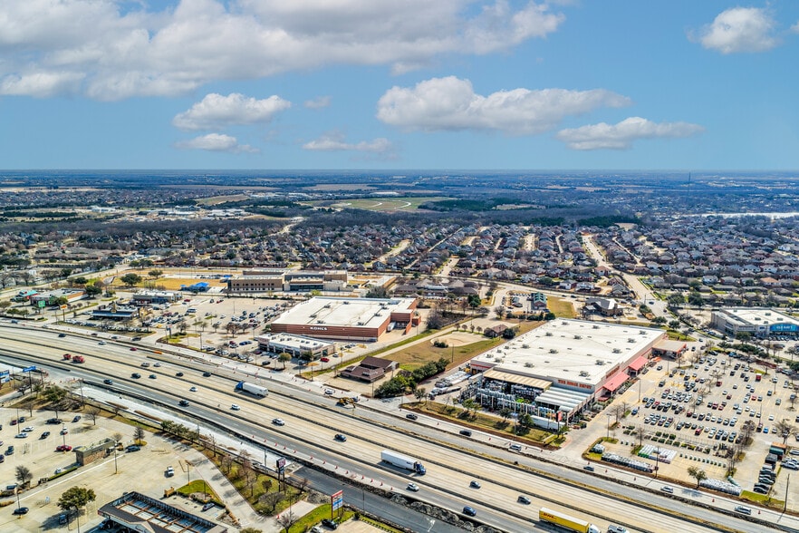 More Photos Of 801 E Interstate 30, Rockwall Freestanding For Sale
