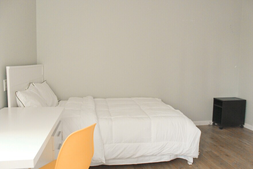 More Photos Of 1259 W 36th Pl, Los Angeles Apartments For Sale