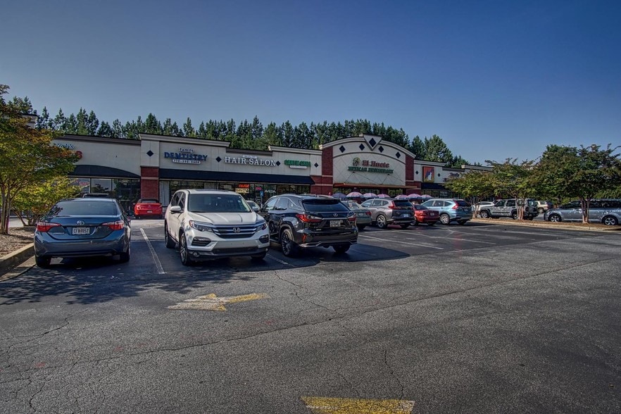 More Photos Of 12910 Highway 92, Woodstock Storefront For Lease