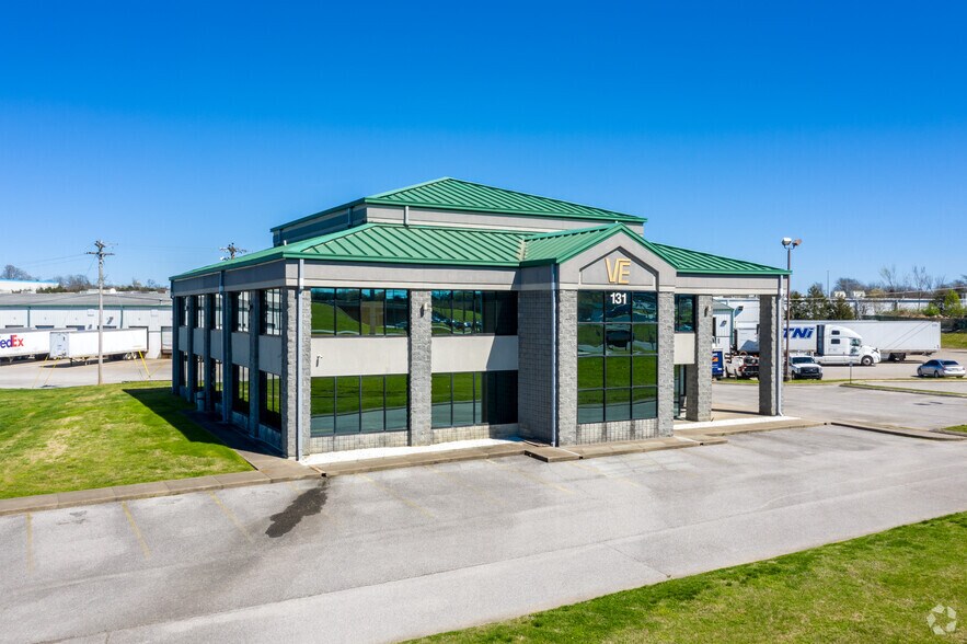 More Photos Of 135 Industrial Blvd, La Vergne Office For Lease