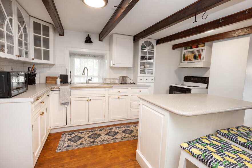 More Photos Of 6123 Lower York Rd, New Hope Specialty For Sale