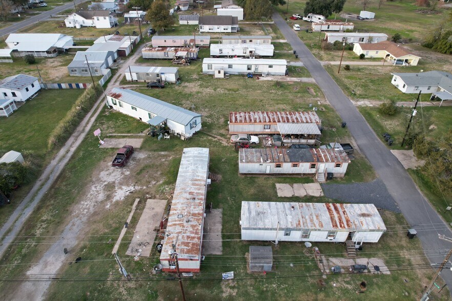 More Photos Of 405 Kellogg Ave, Lake Arthur Manufactured Housing Mobile Home Park For Sale