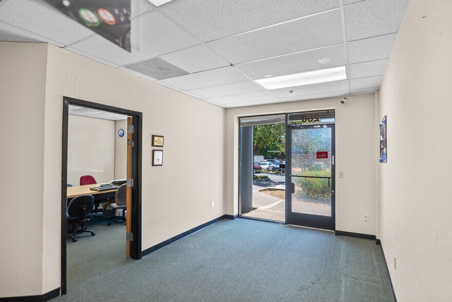 More Photos Of 258-280 E Gish Rd, San Jose Research And Development For Sale
