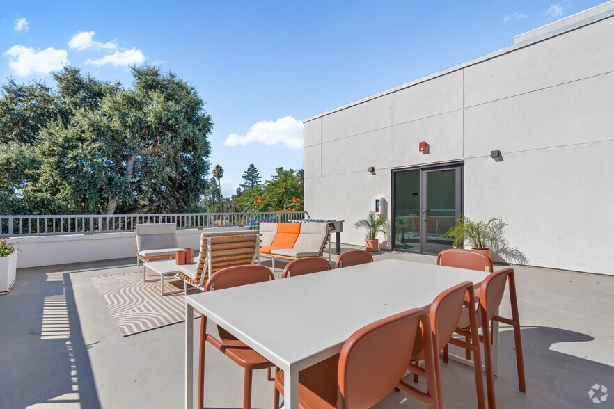 More Photos Of 301 D St, West Sacramento Apartments For Sale